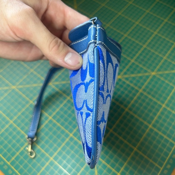 Vintage Coach Blue monogram logo clutch pouch - Picture 12 of 16